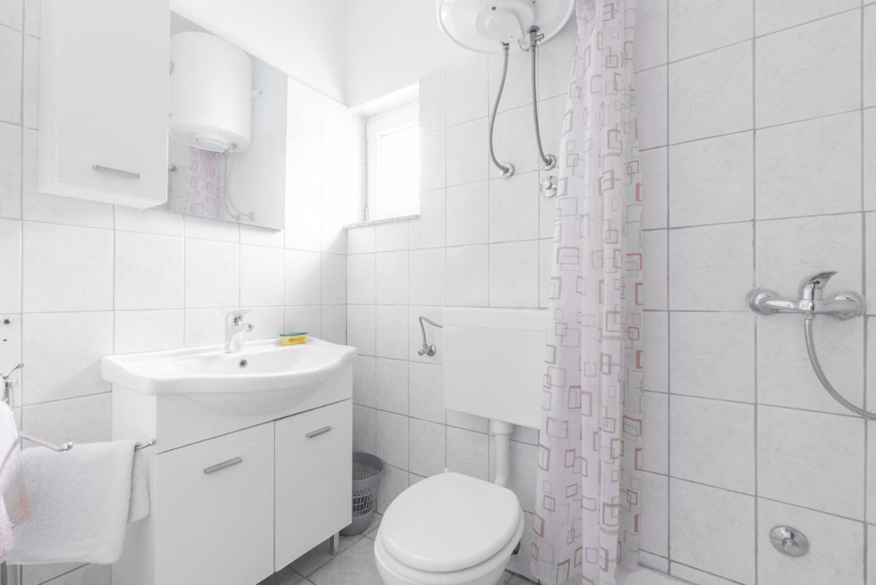 Urica Apartment Метайна Екстериор снимка