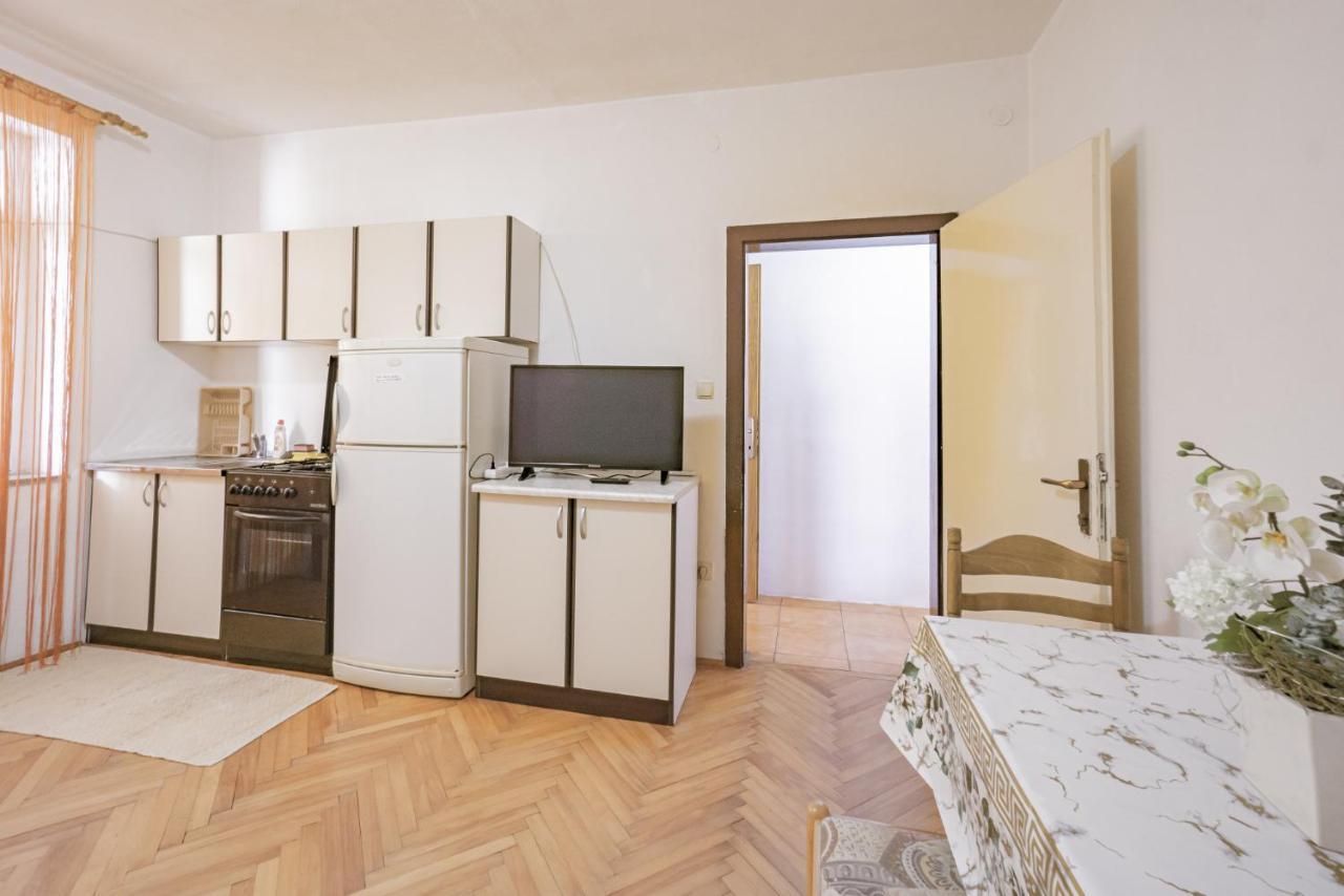 Urica Apartment Метайна Екстериор снимка